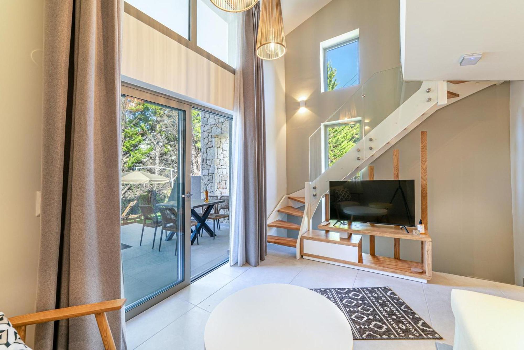 Pelagus Luxury Villa Polychrono