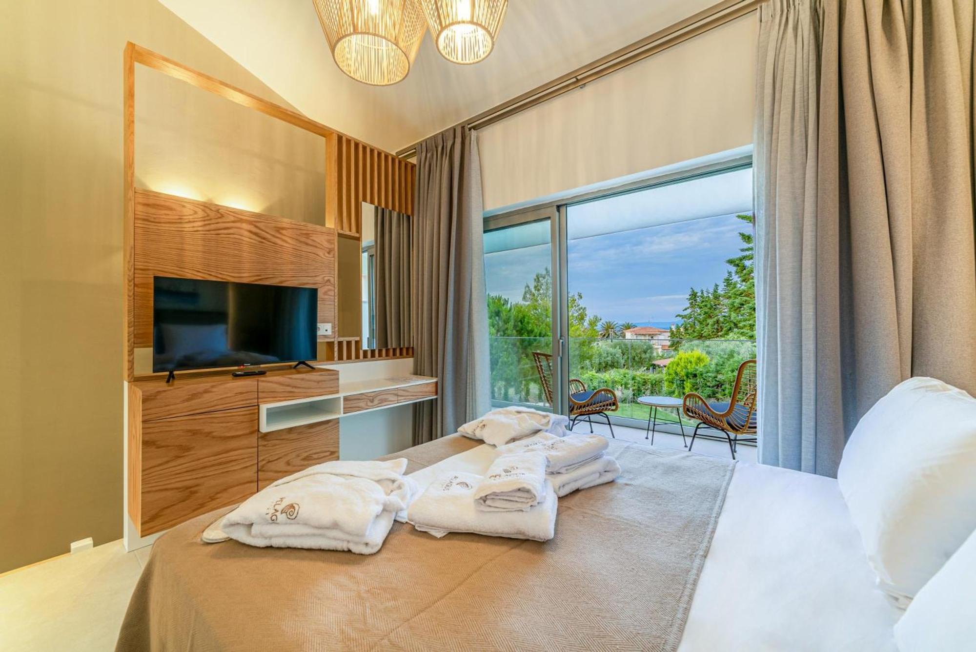 Pelagus Luxury Villa Polychrono